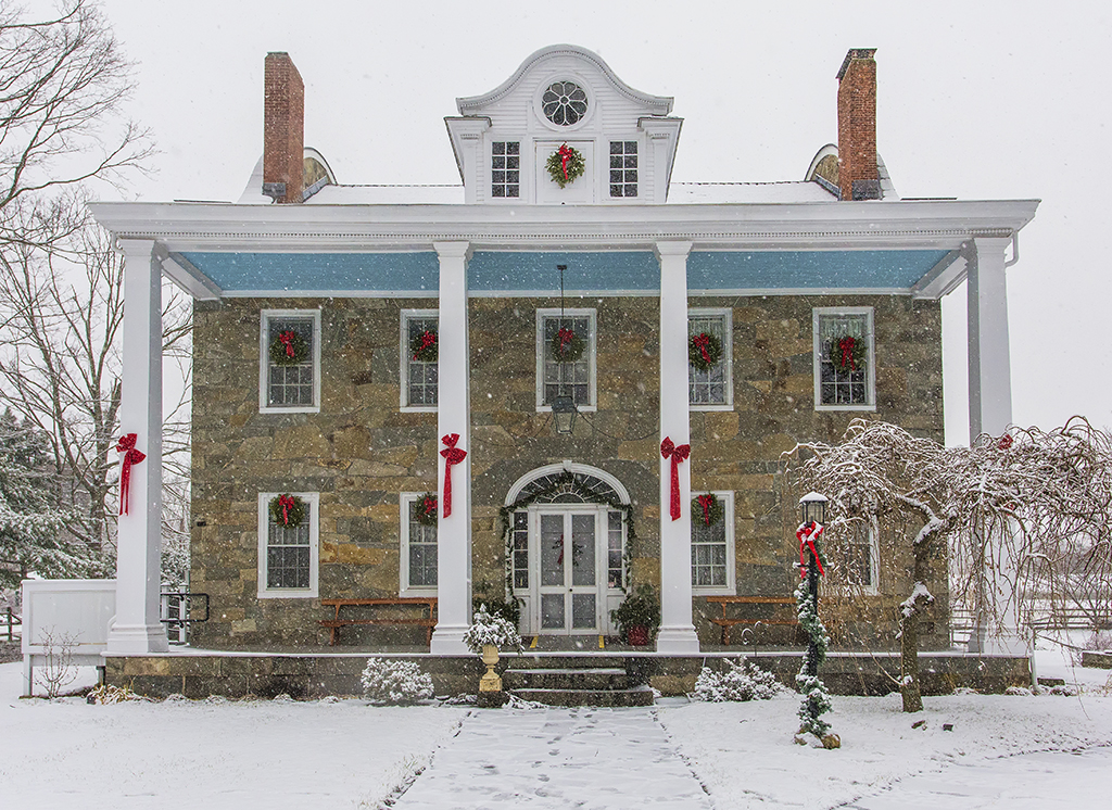 Hearthside House in snow 8 by Sarah Keates (2)